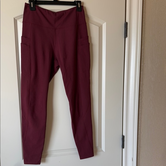 Baleaf Maroon Fleece Lined Leggings with Tapered Fit and Elastic Waistband - Picture 1 of 5